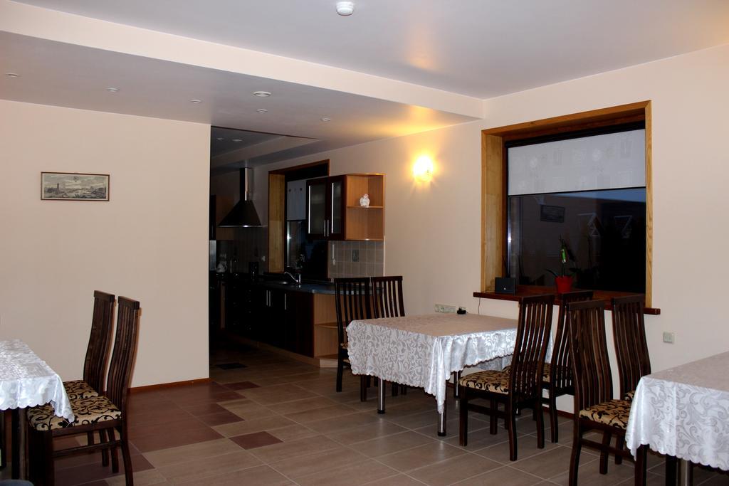 אוטנה Vidu Guest House מראה חיצוני תמונה