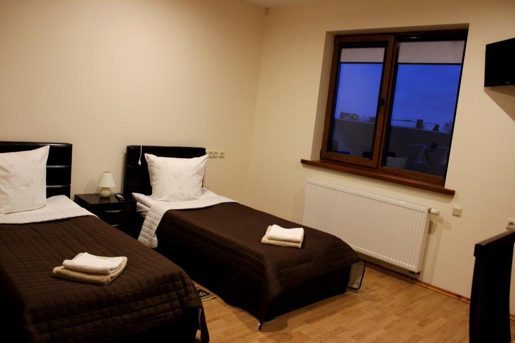 אוטנה Vidu Guest House מראה חיצוני תמונה
